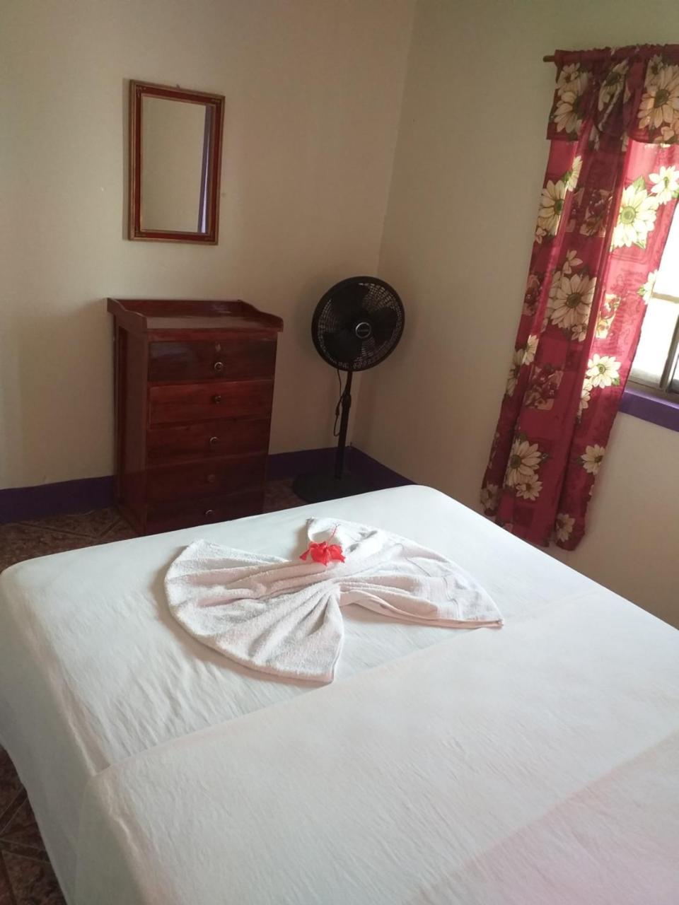 Sea View Hotel Little Corn Island Eksteriør billede